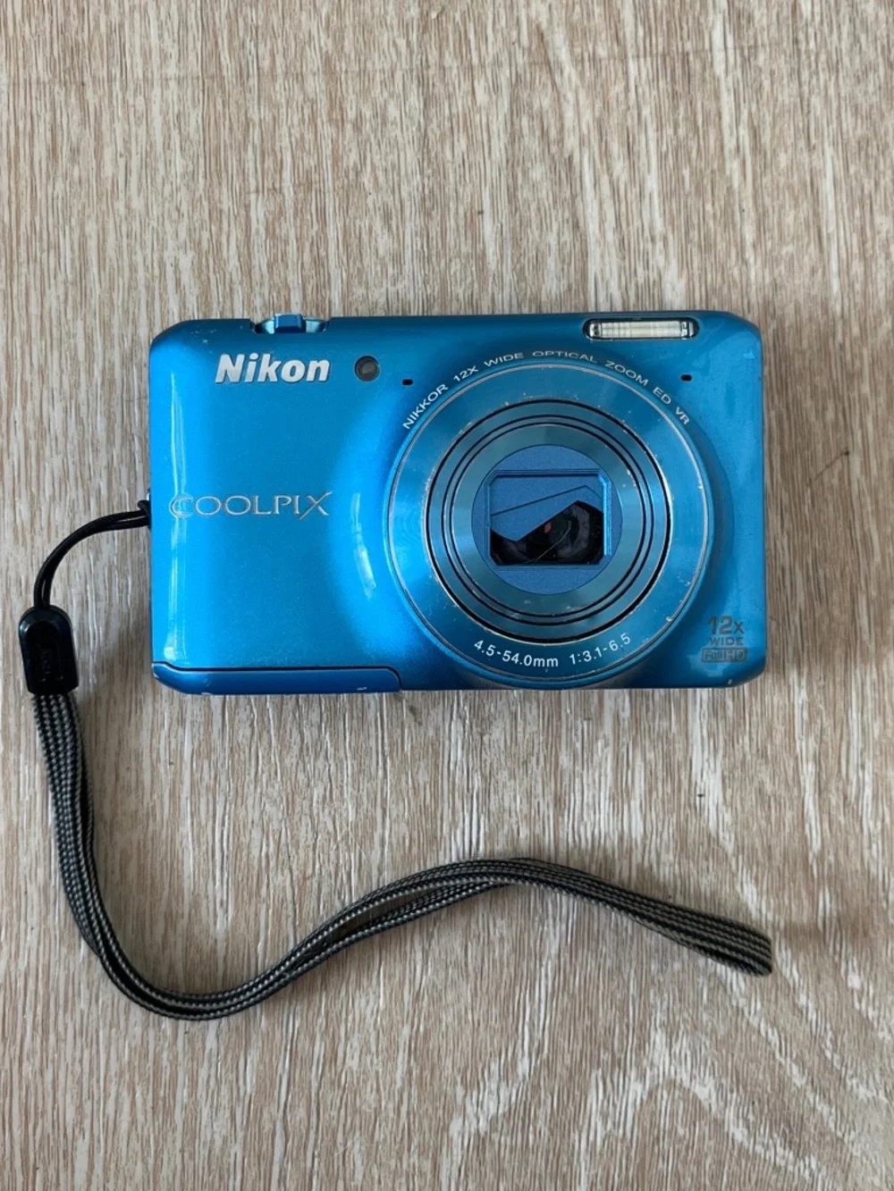 Nikon Coolpix S6400 digital camera in blue